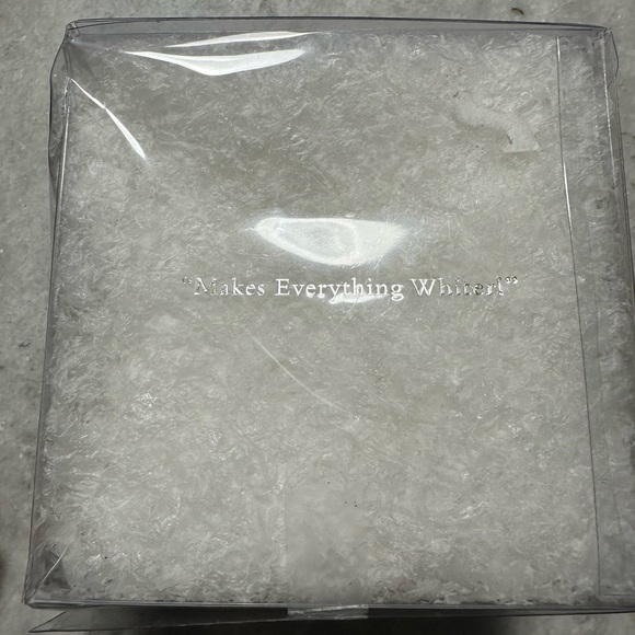Pottery Barn Faux Snow 5.5 Oz - Picture 2 of 2